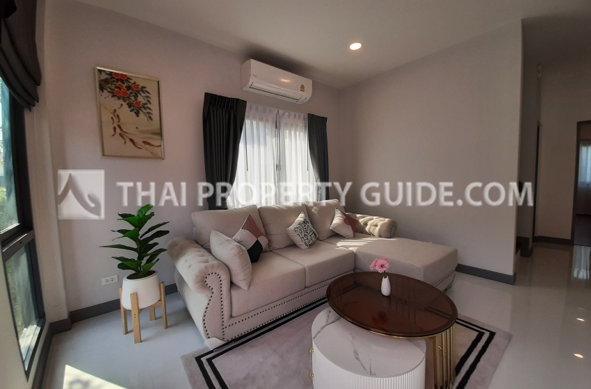 House with Shared Pool in Bangnatrad 